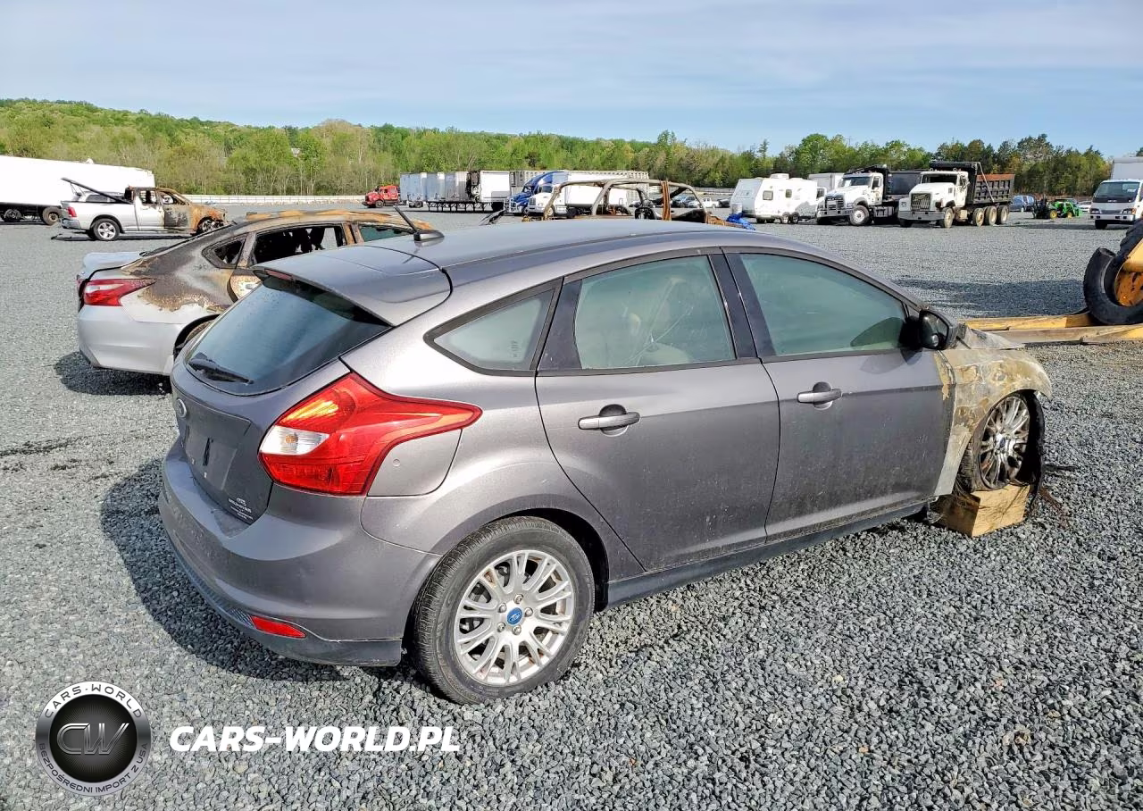 2012 Ford Focus Se VIN:1FAHP3K25CL185783 - 3
