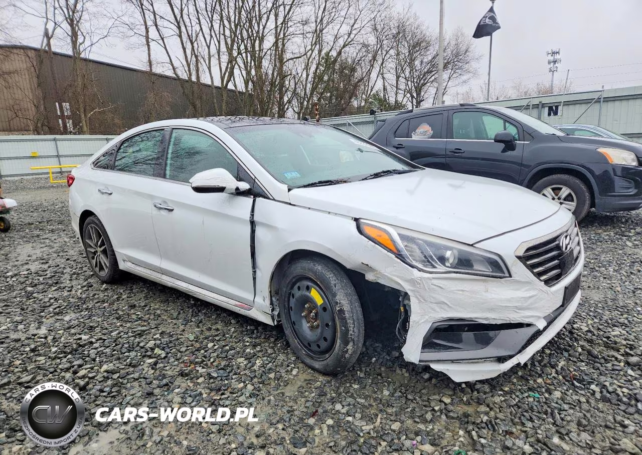 2015 Hyundai Sonata Sport 2.0T VIN:5NPE34AB9FH046572 - 4