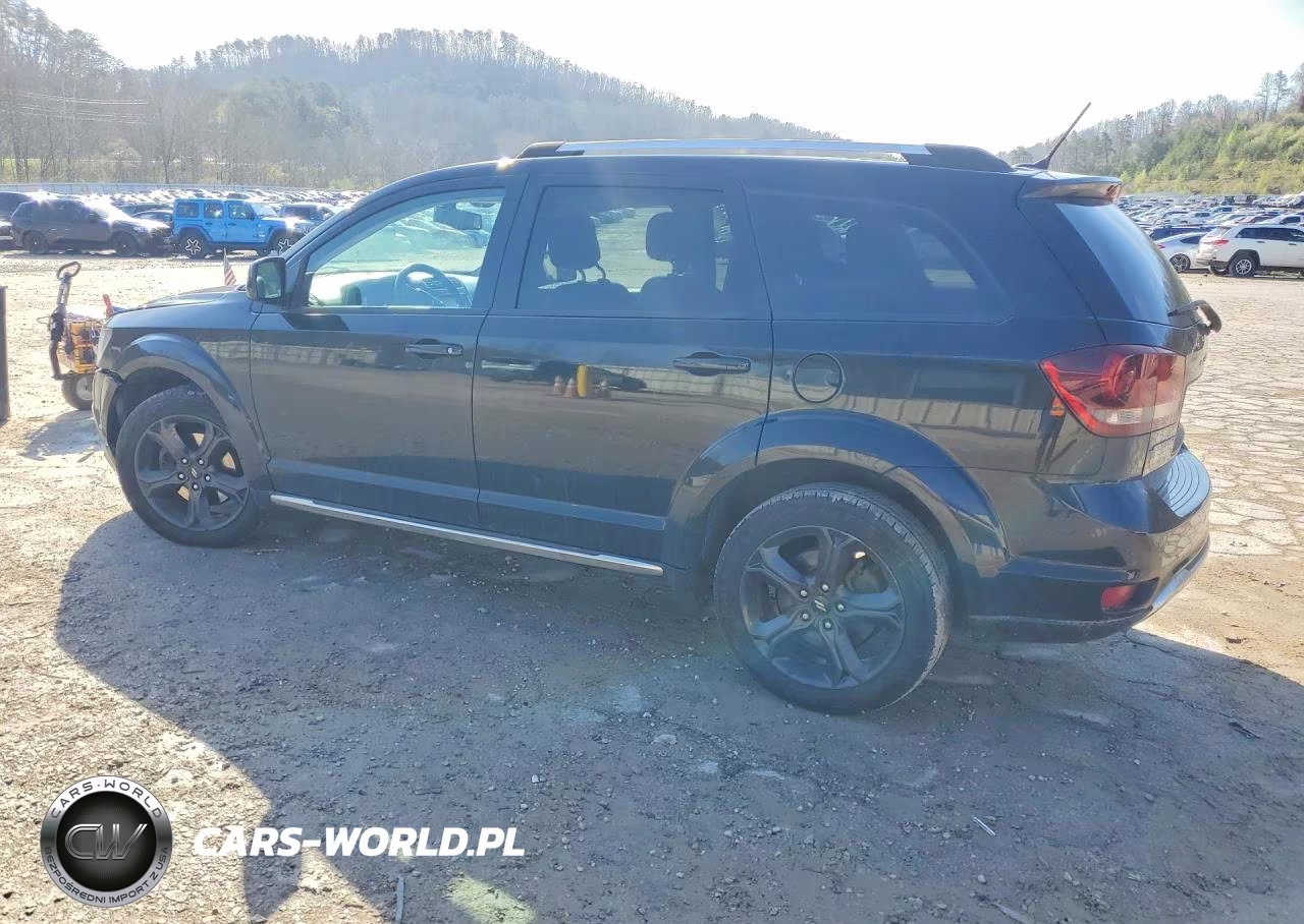 2018 Dodge Journey Crossroad VIN:3C4PDCGG9JT260585 - 2
