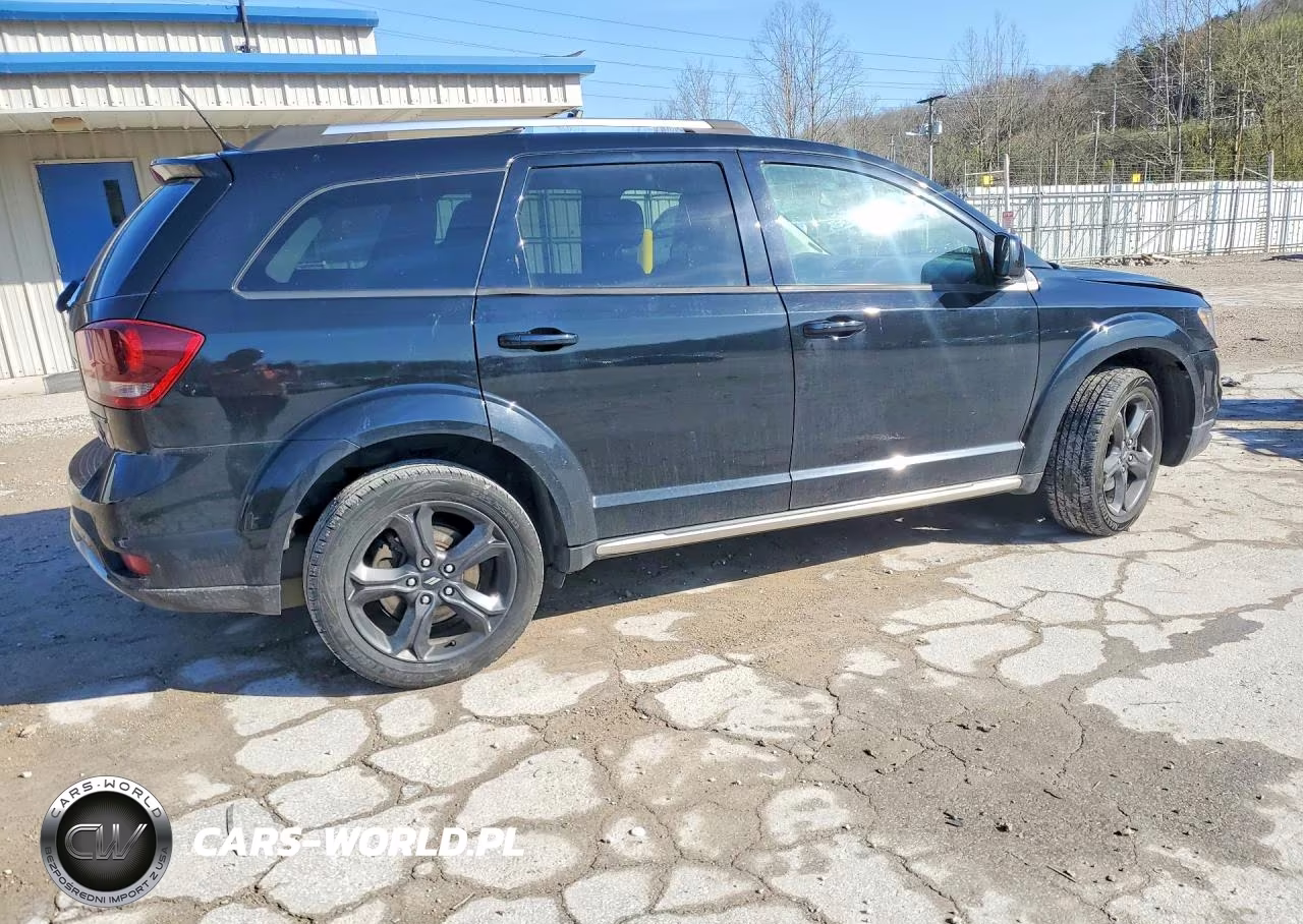 2018 Dodge Journey Crossroad VIN:3C4PDCGG9JT260585 - 3