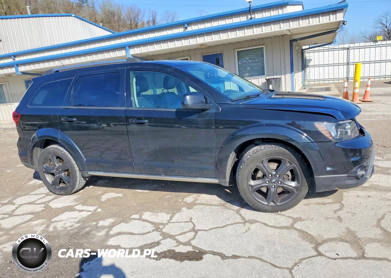 2018 Dodge Journey Crossroad VIN:3C4PDCGG9JT260585 - 4