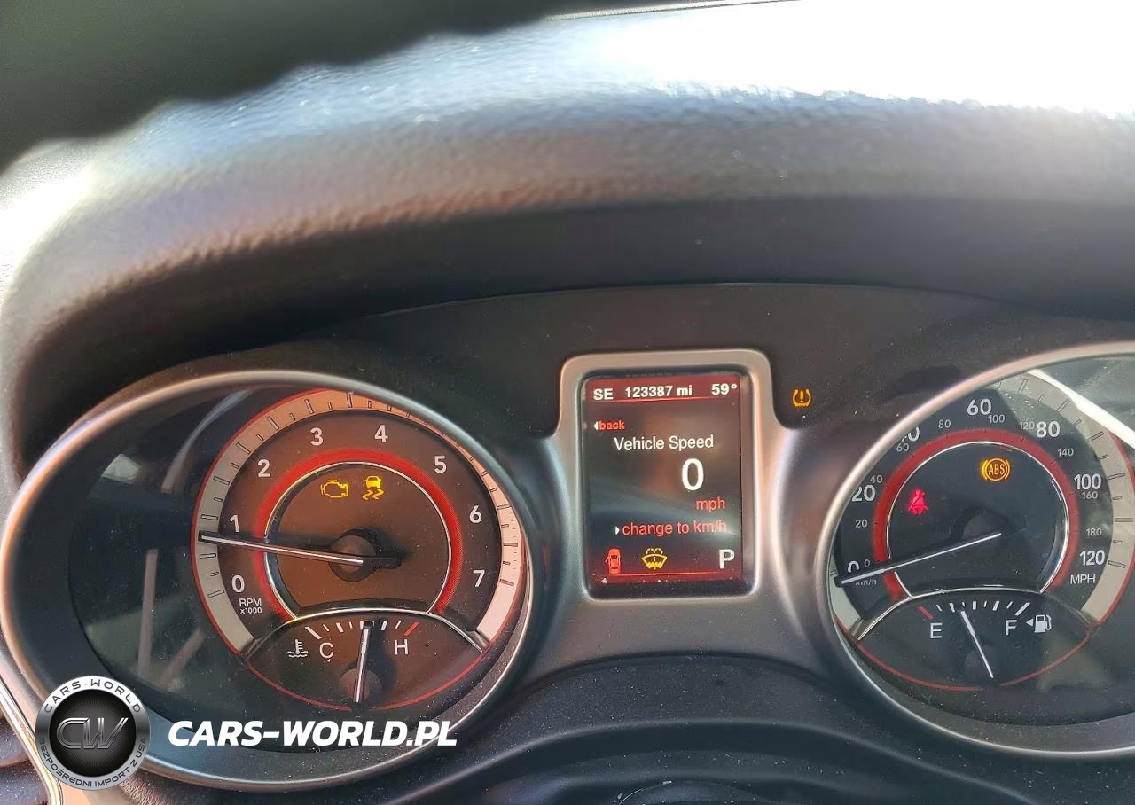 2018 Dodge Journey Crossroad VIN:3C4PDCGG9JT260585 - 9