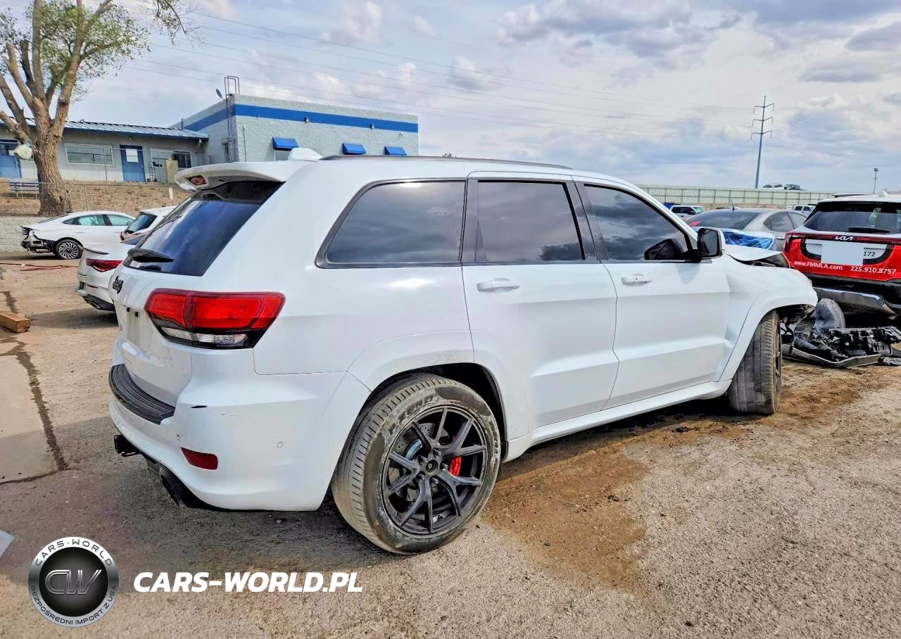 2018 Jeep Grand Cherokee Srt-8 VIN:1C4RJFDJ6JC423482 - 3