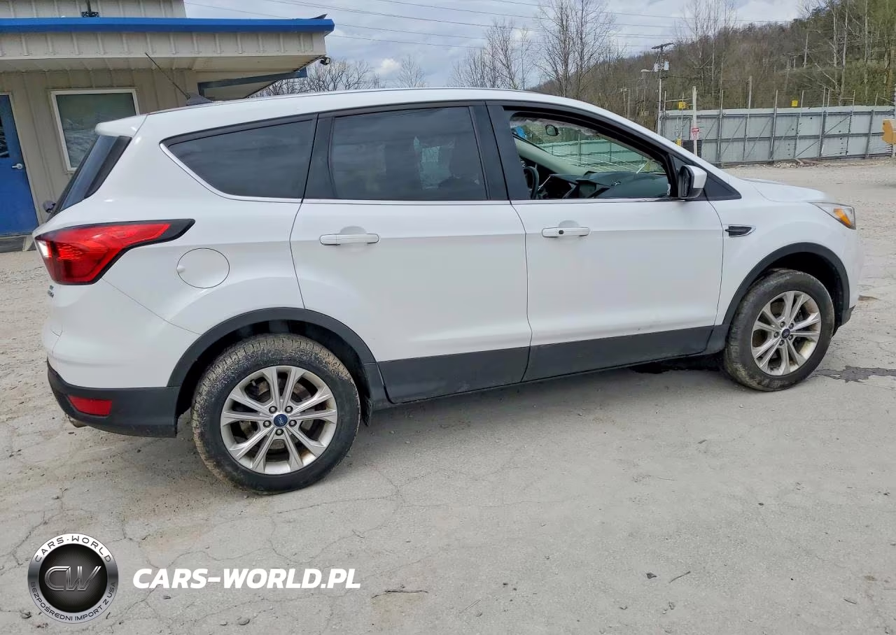 2019 Ford Escape Se VIN:1FMCU9GD3KUA69450 - 3