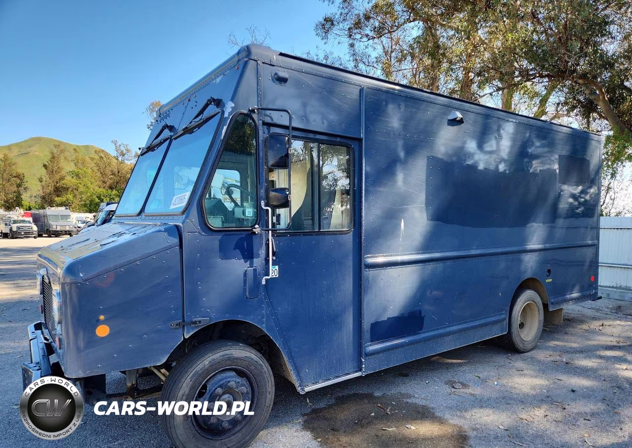 2020 Freightliner Chassis M Line Walk-In Van