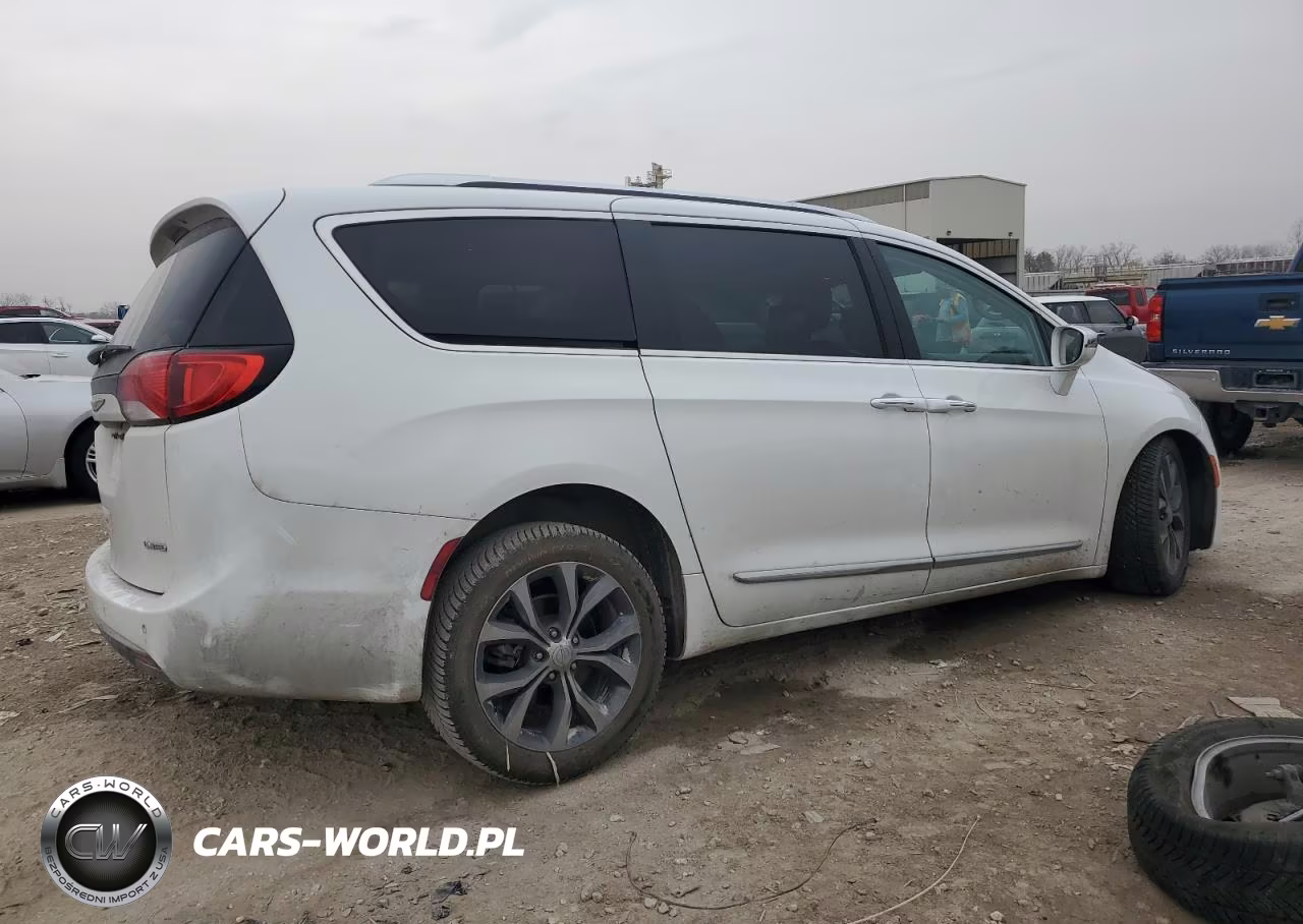 2017 Chrysler Pacifica Limited VIN:2C4RC1GG2HR754462 - 3