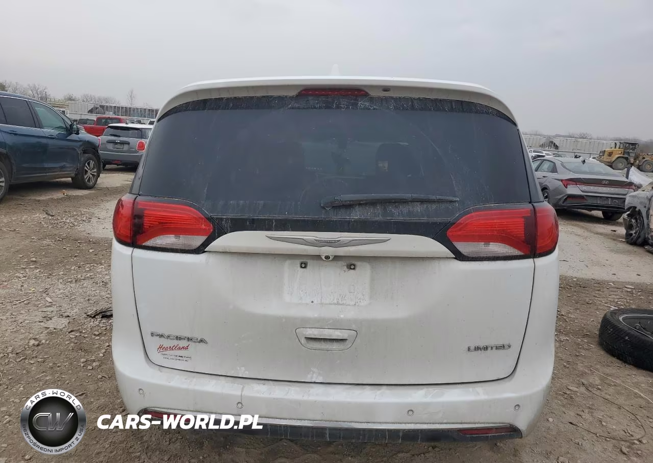 2017 Chrysler Pacifica Limited VIN:2C4RC1GG2HR754462 - 6