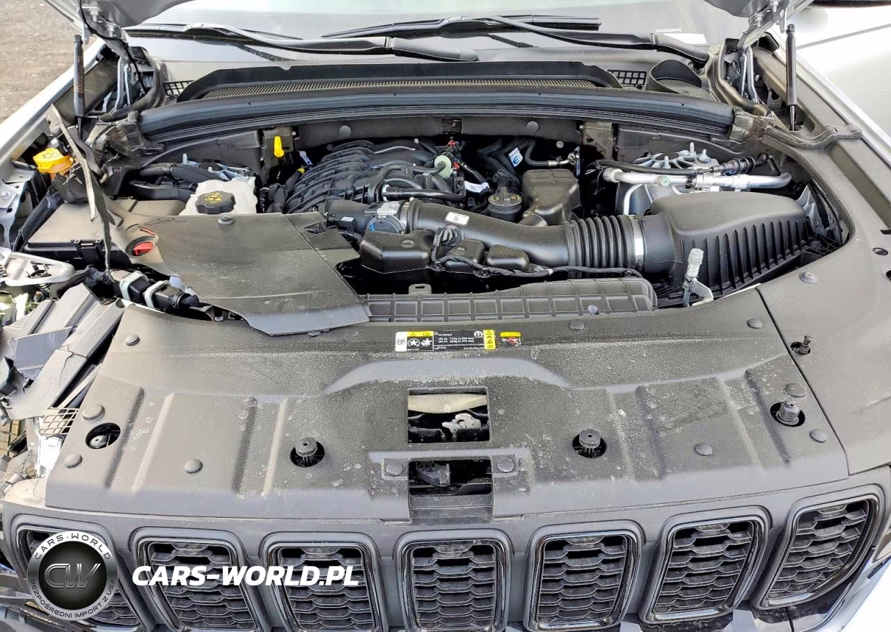 2025 Jeep Grand Cherokee Laredo VIN:1C4RJHAG9SC364532 - 12