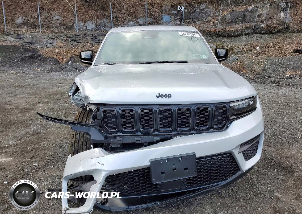2025 Jeep Grand Cherokee Laredo VIN:1C4RJHAG9SC364532 - 5