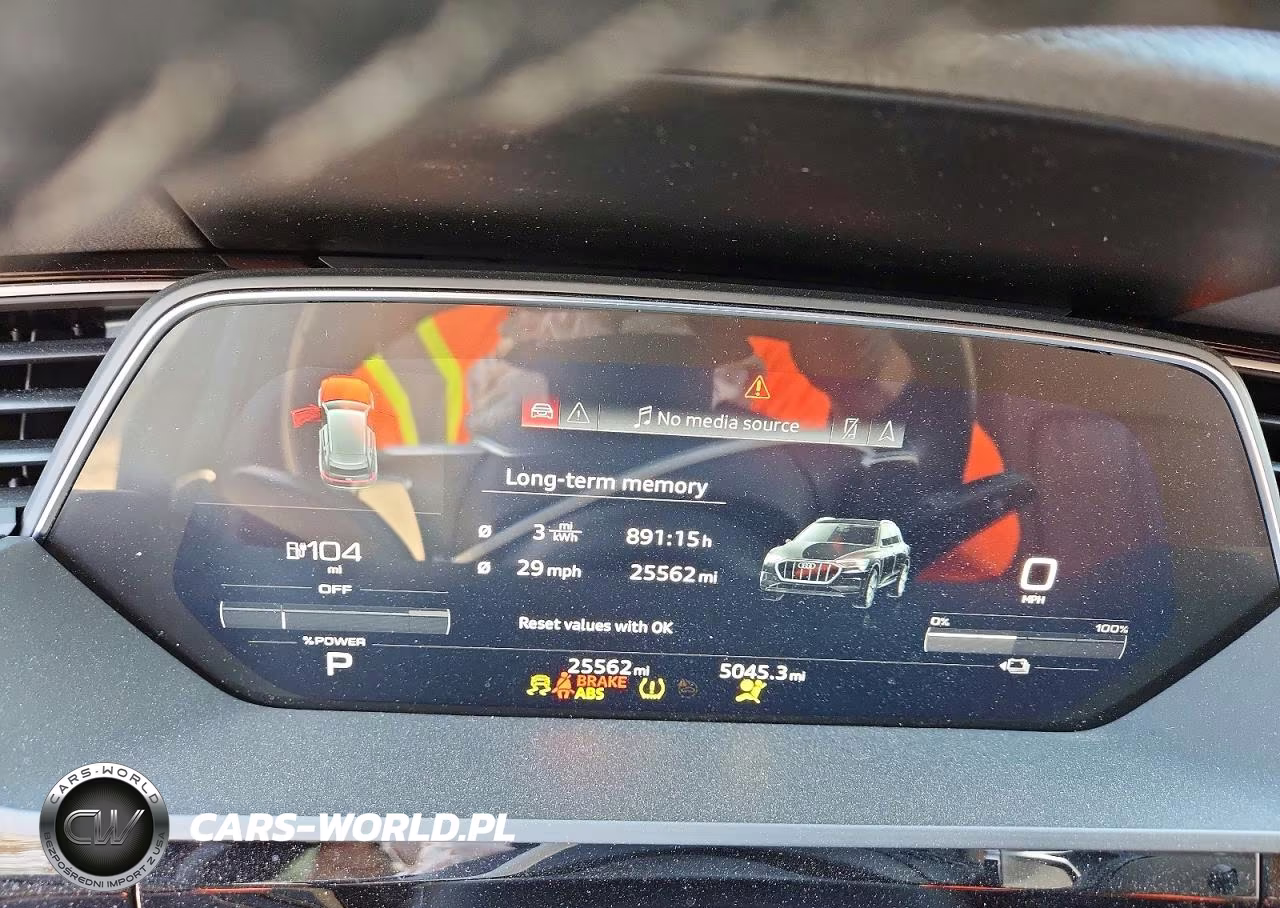 2023 Audi E-Tron Premium VIN:WA1AAAGE3PB019627 - 9