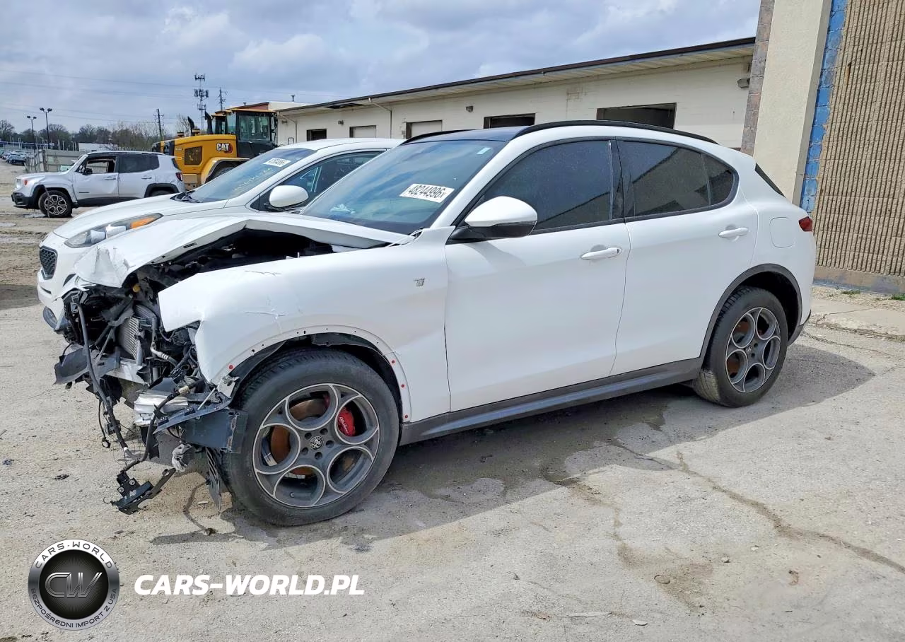 2022 Alfa Romeo Stelvio Ti – zdjęcie 1 z 13
