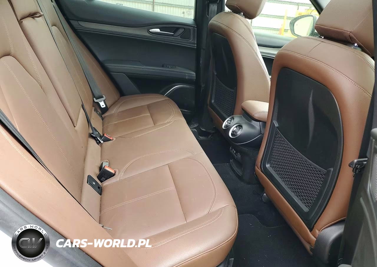2022 Alfa Romeo Stelvio Ti VIN:ZASPAKBN6N7D33812 - 11