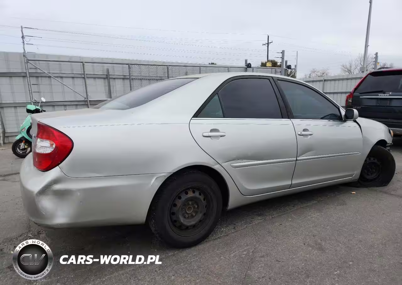 2003 Toyota Camry Le VIN:JTDBE32K130150200 - 3