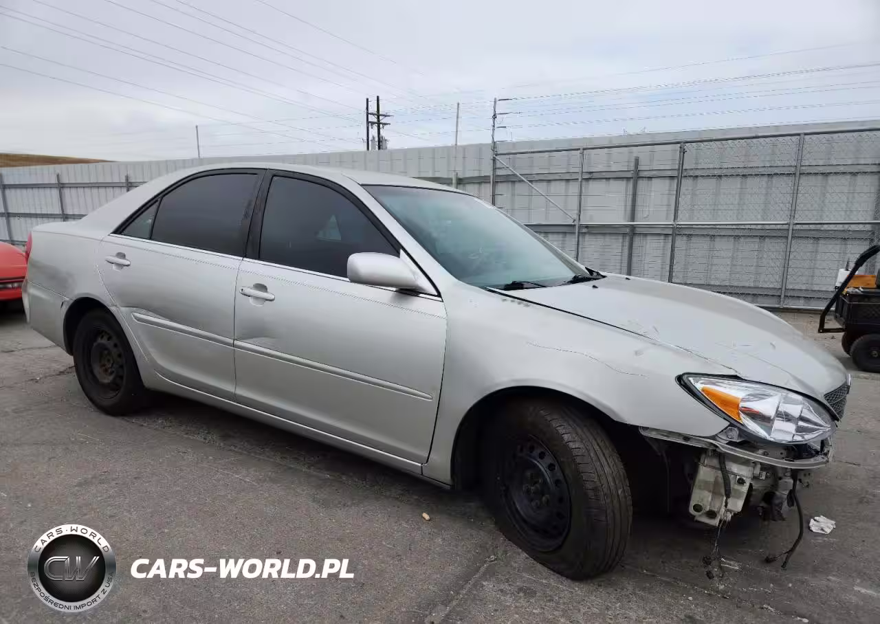 2003 Toyota Camry Le VIN:JTDBE32K130150200 - 4