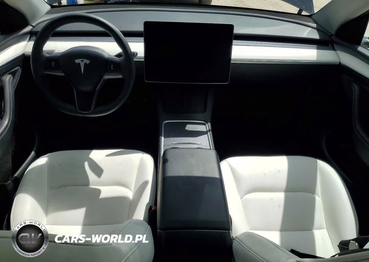 2024 Tesla Model Y VIN:7SAYGAEE1RF045247 - 8