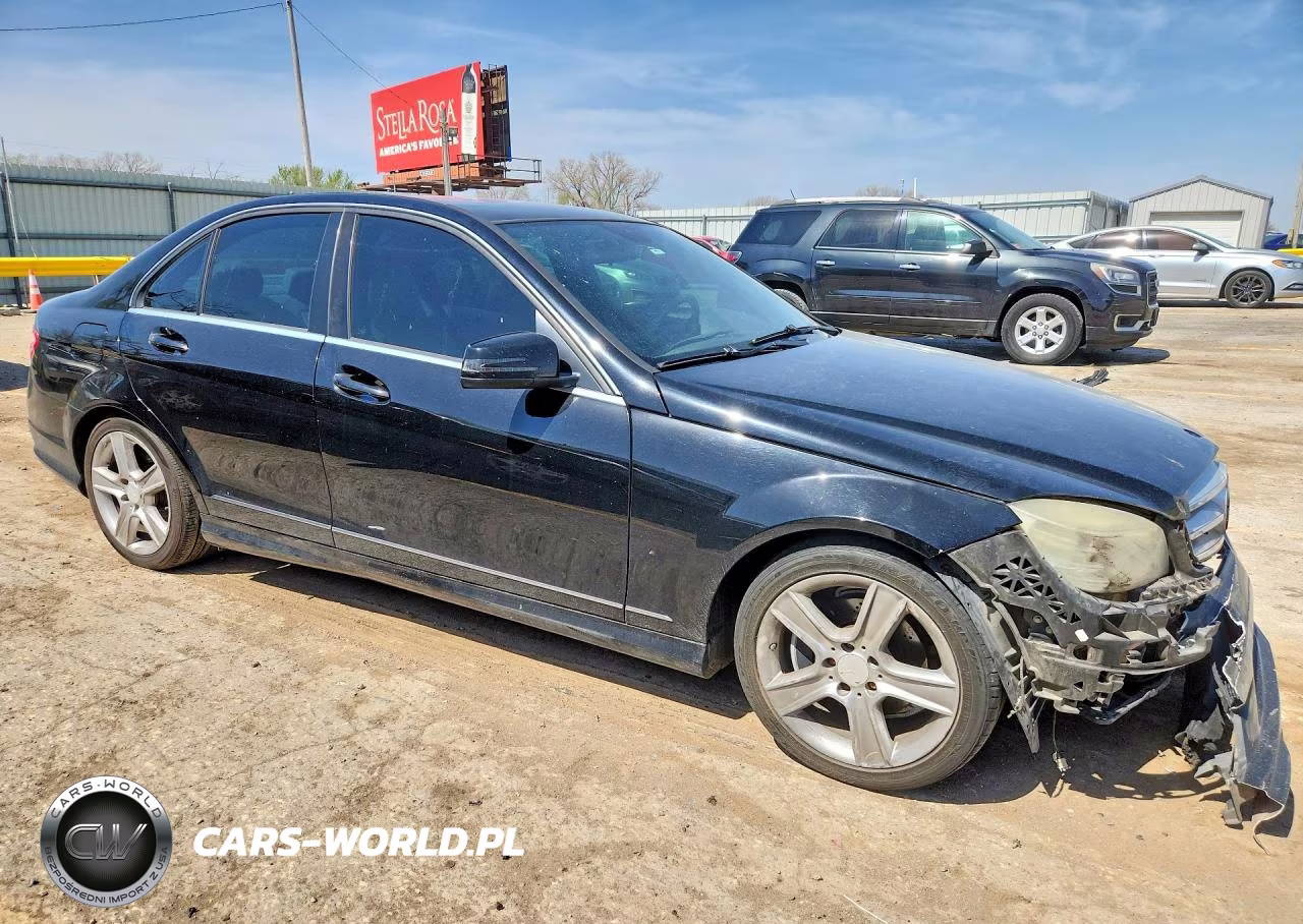 2010 Mercedes-Benz C 300 VIN:WDDGF5EB1AF395203 - 4