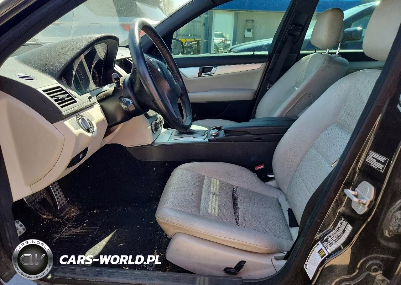 2010 Mercedes-Benz C 300 VIN:WDDGF5EB1AF395203 - 7