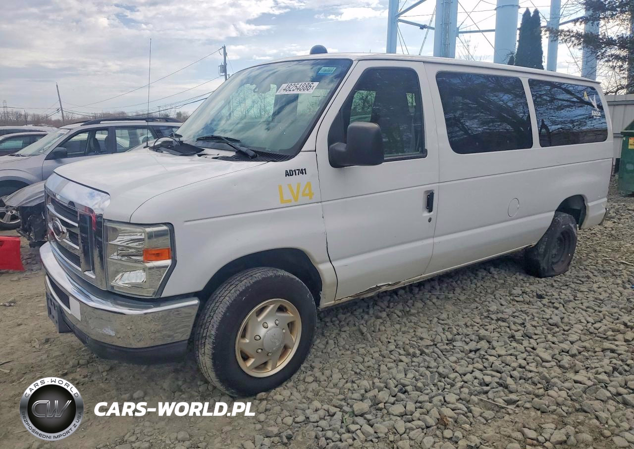 2013 Ford Econoline E350 Super Duty Wagon
