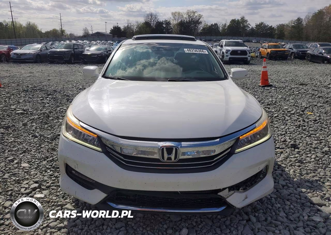 2017 Honda Accord Touring VIN:1HGCR3F97HA012258 - 5