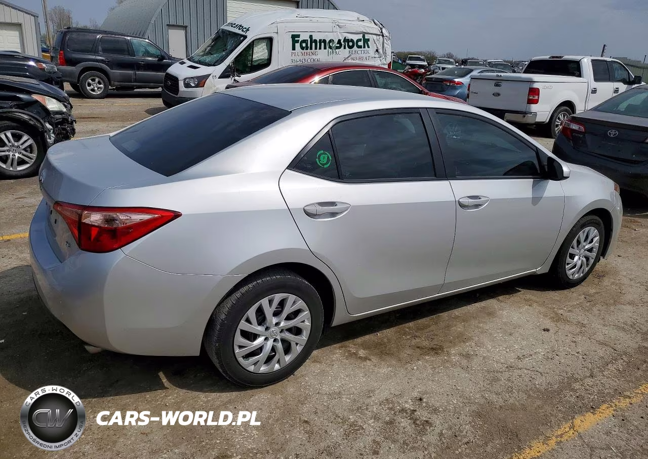 2019 Toyota Corolla Le VIN:5YFBURHE0KP904893 - 3
