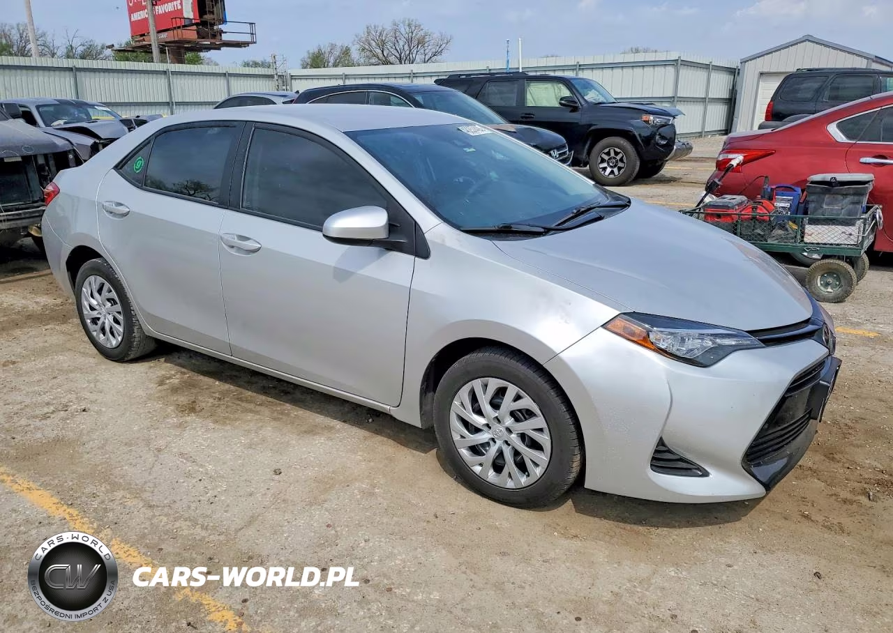2019 Toyota Corolla Le VIN:5YFBURHE0KP904893 - 4