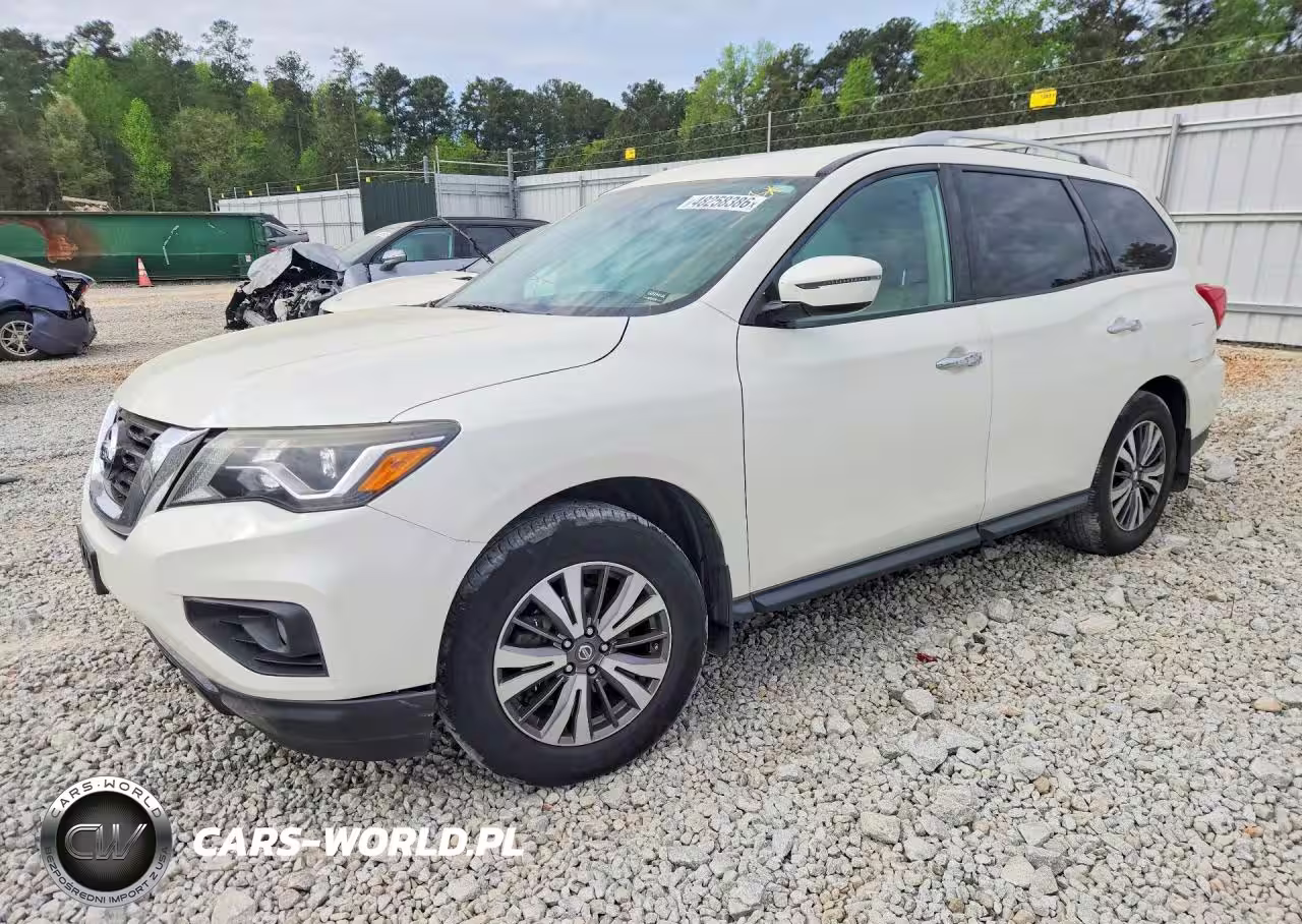 2017 Nissan Pathfinder Sv