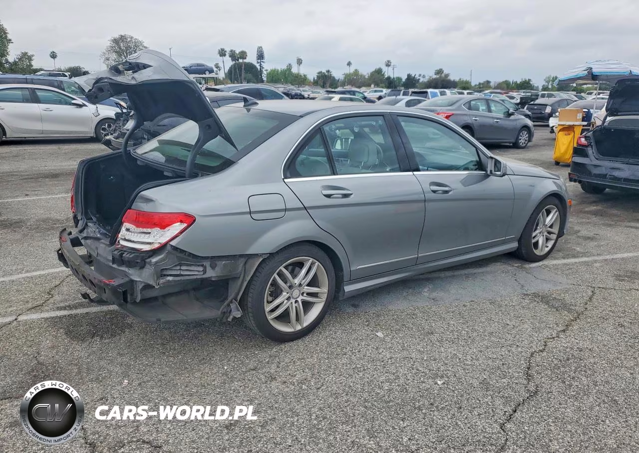 2014 Mercedes-Benz C 250 VIN:WDDGF4HB2ER306555 - 3