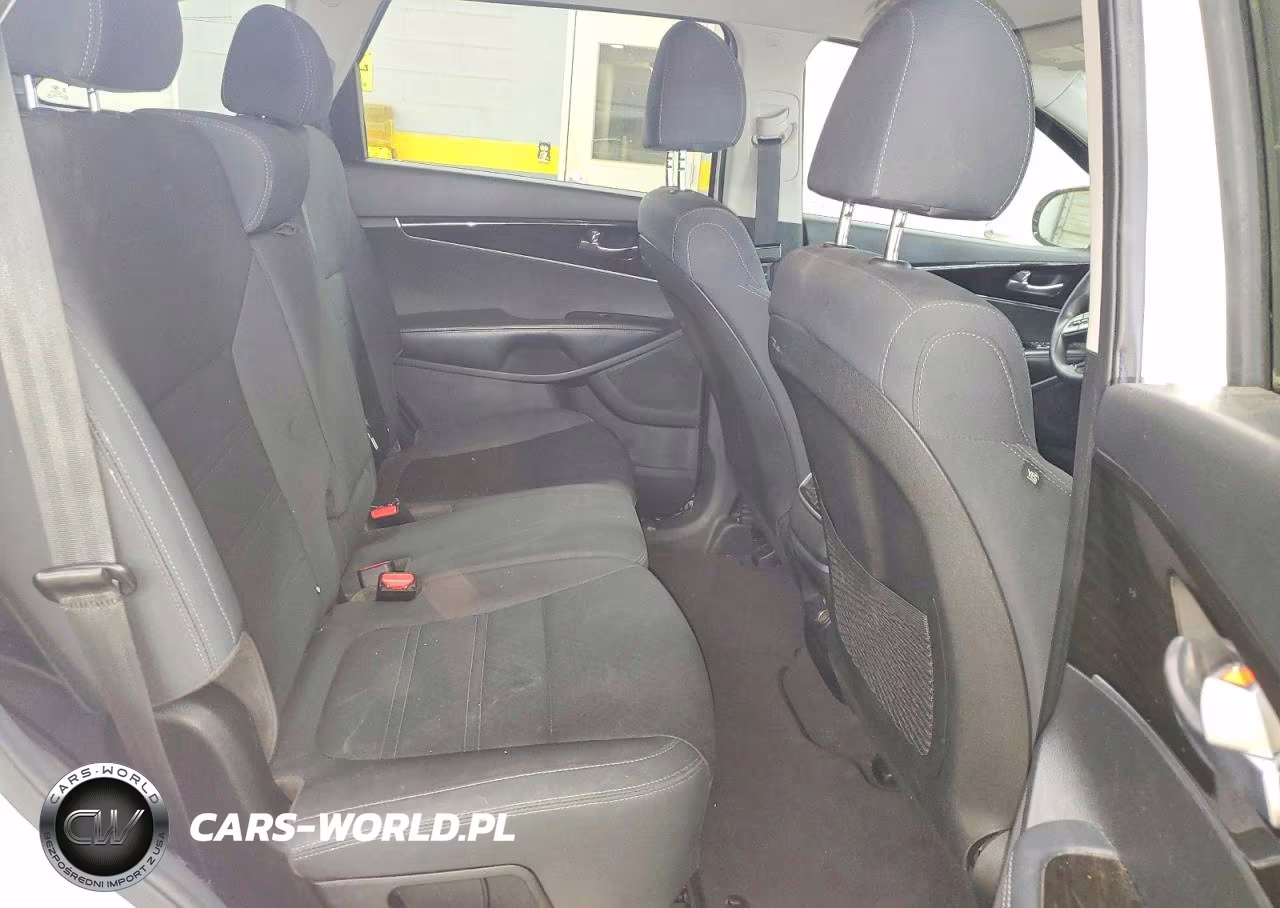 2019 Kia Sorento L VIN:5XYPG4A3XKG611547 - 11