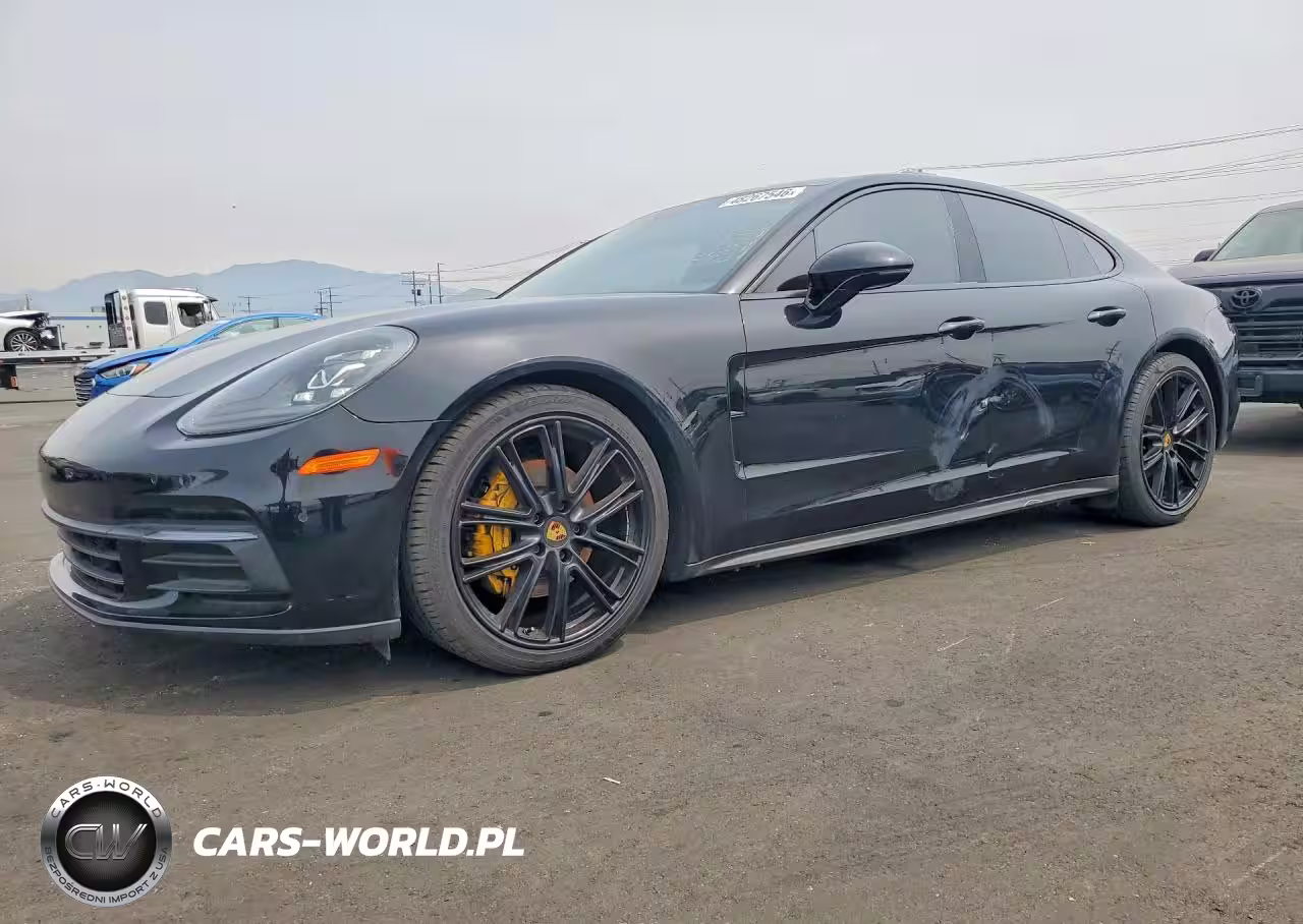 2018 Porsche Panamera 4
