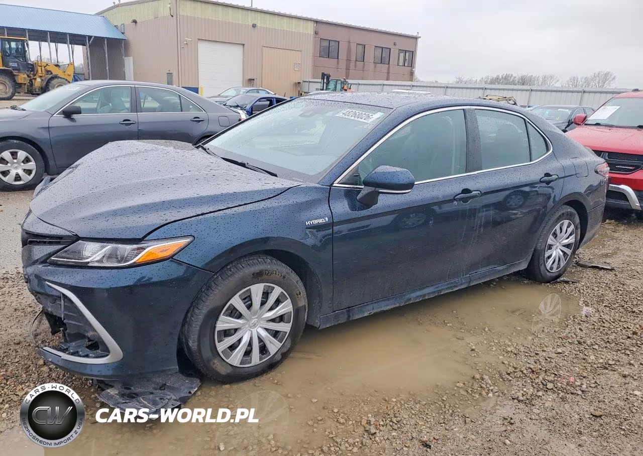 2021 Toyota Camry Hybrid Le