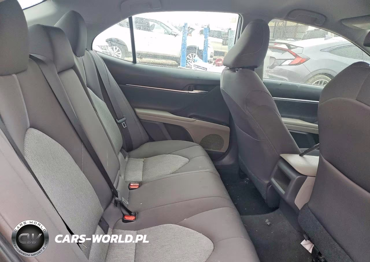 2021 Toyota Camry Hybrid Le VIN:4T1C31AK5MU559709 - 10