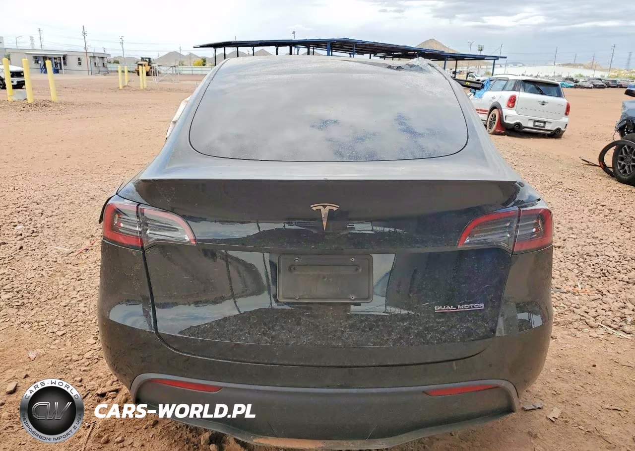 2023 Tesla Model Y VIN:7SAYGDEF0PF660055 - 6