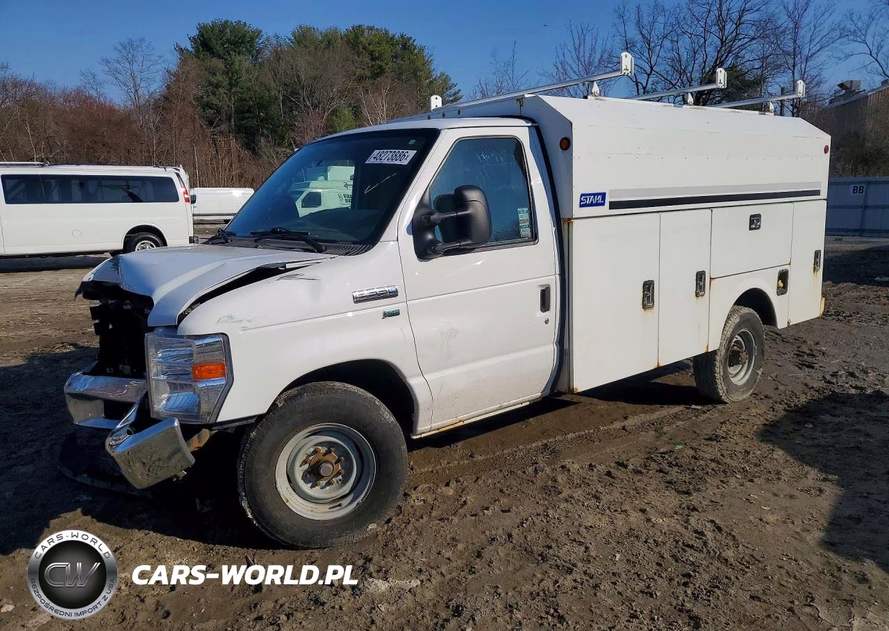 2017 Ford Econoline E350 Super Duty Cutaway Van