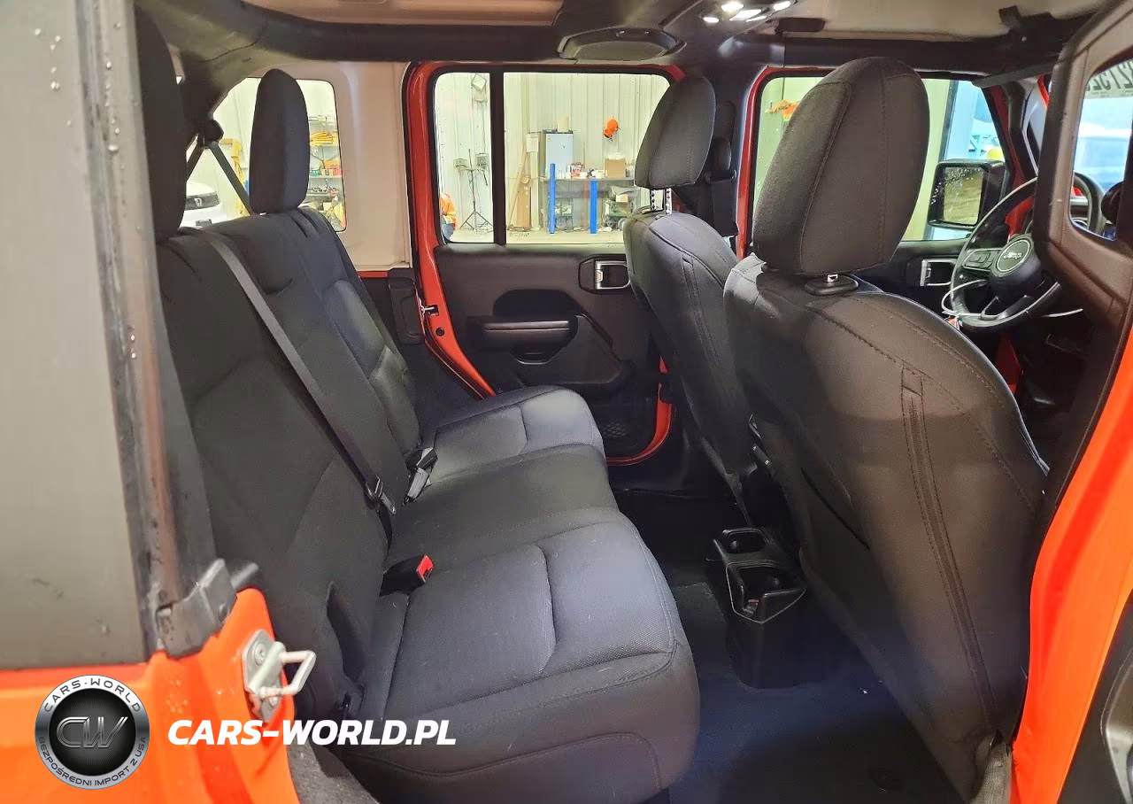 2020 Jeep Wrangler Unlimited Sport VIN:1C4HJXDG2LW209998 - 11