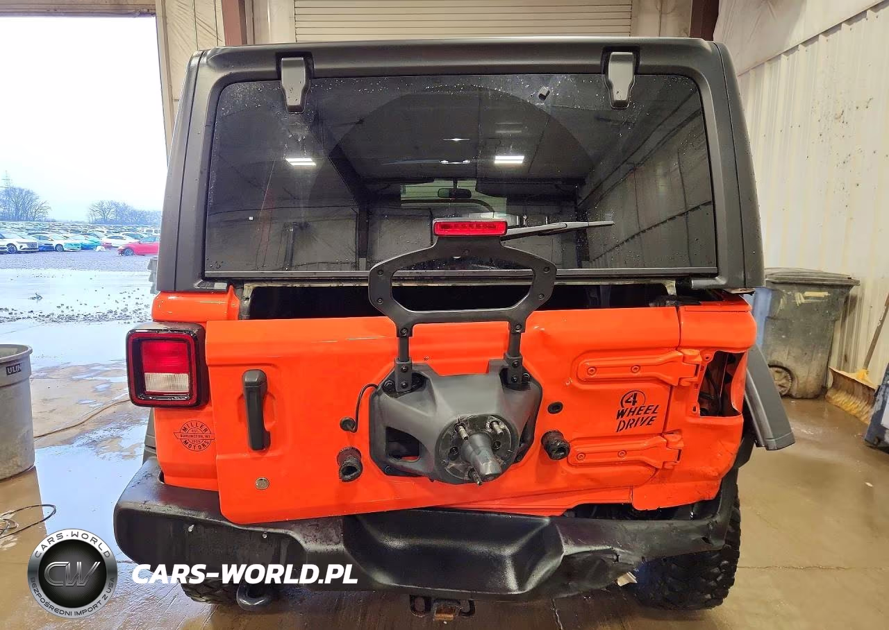 2020 Jeep Wrangler Unlimited Sport VIN:1C4HJXDG2LW209998 - 6