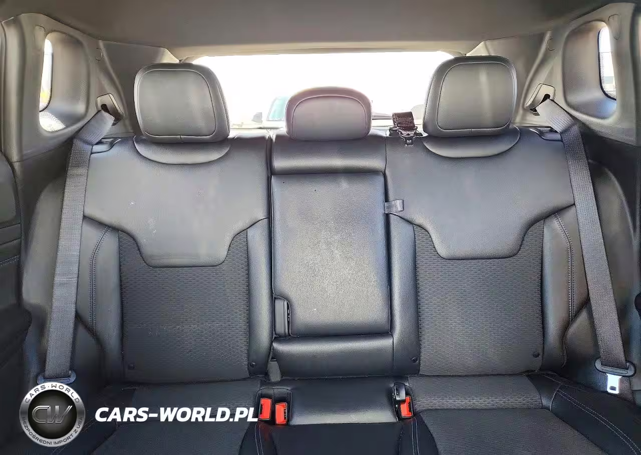 2025 Jeep Compass Latitude VIN:3C4NJDBN2ST540426 - 10