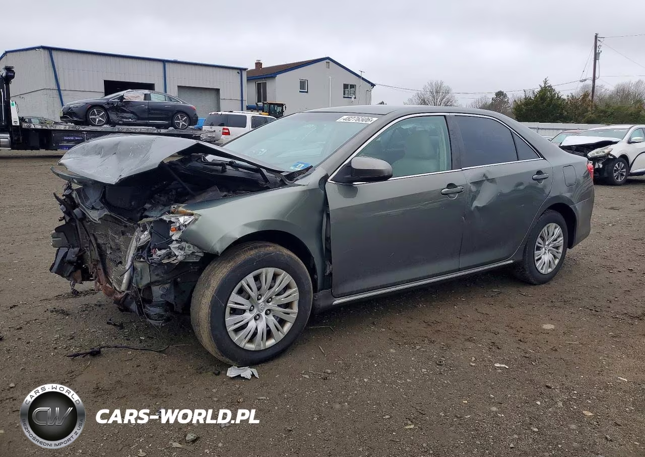 2012 Toyota Camry Le – zdjęcie 1 z 12