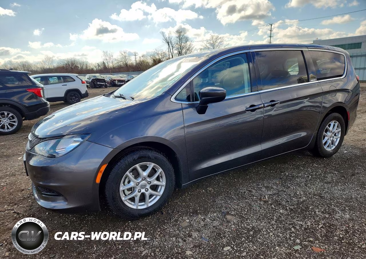 2022 Chrysler Voyager Lx