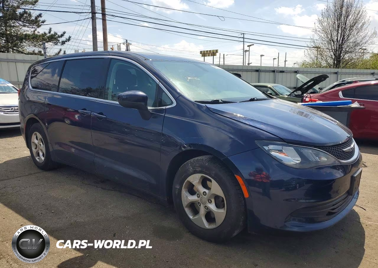 2017 Chrysler Pacifica Lx VIN:2C4RC1CG0HR665317 - 4