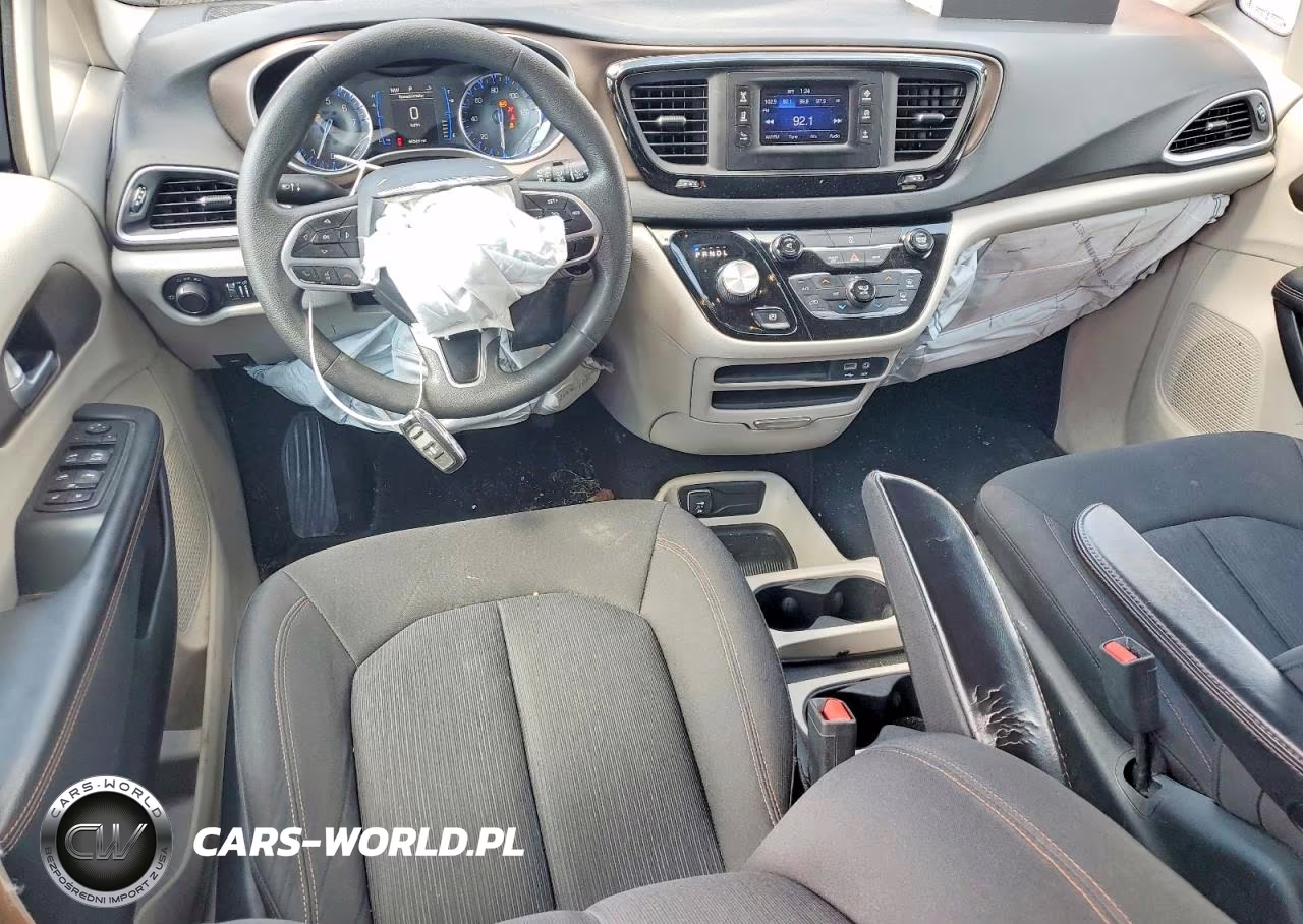 2017 Chrysler Pacifica Lx VIN:2C4RC1CG0HR665317 - 8