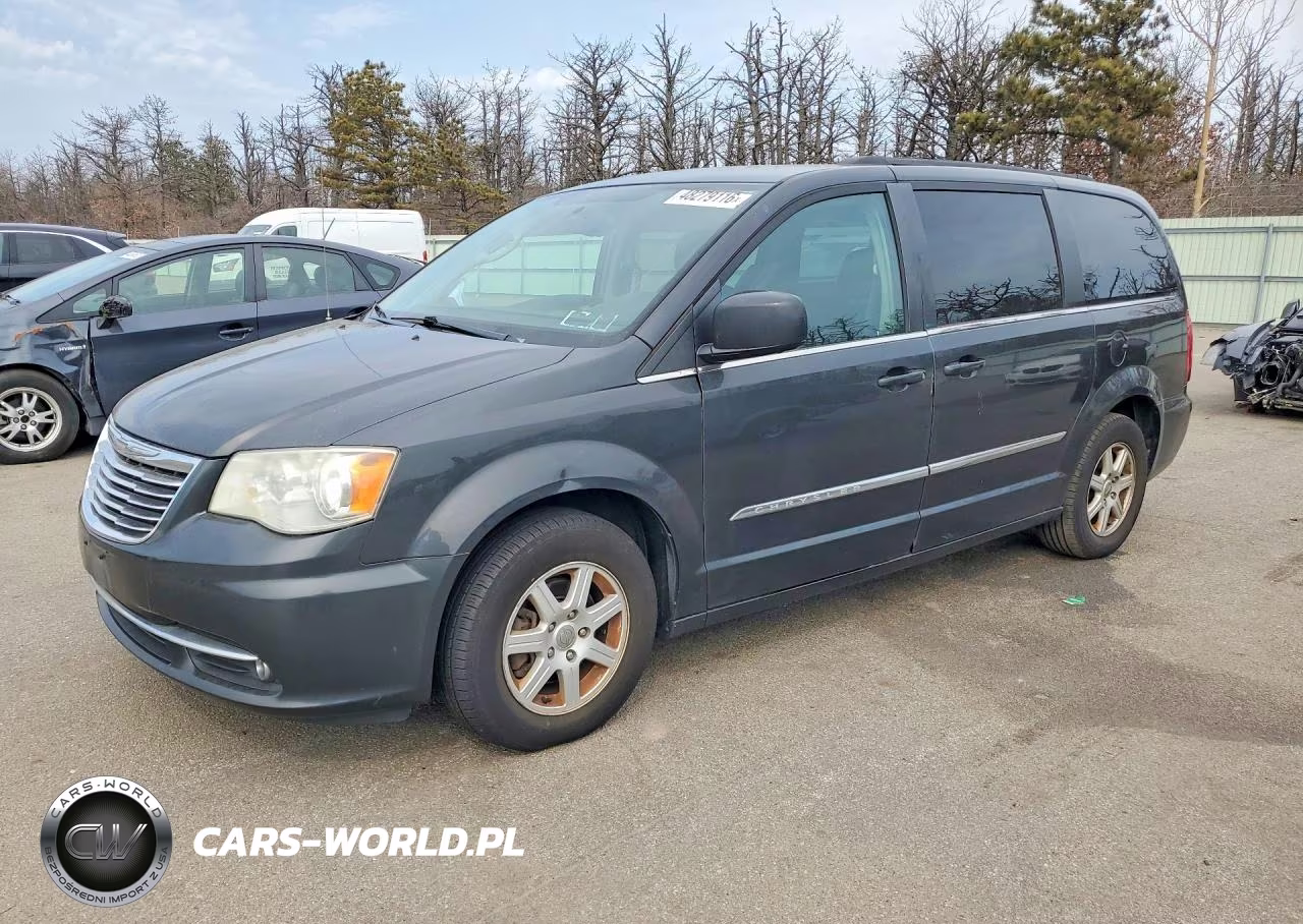 2012 Chrysler Town & Country Touring – zdjęcie 1 z 13