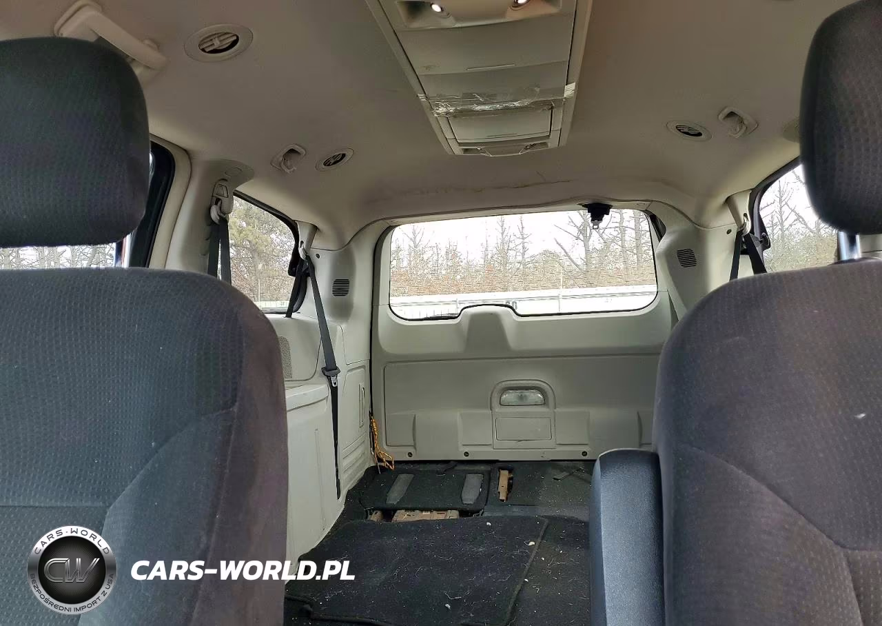 2012 Chrysler Town & Country Touring VIN:2C4RC1BG3CR120075 - 10
