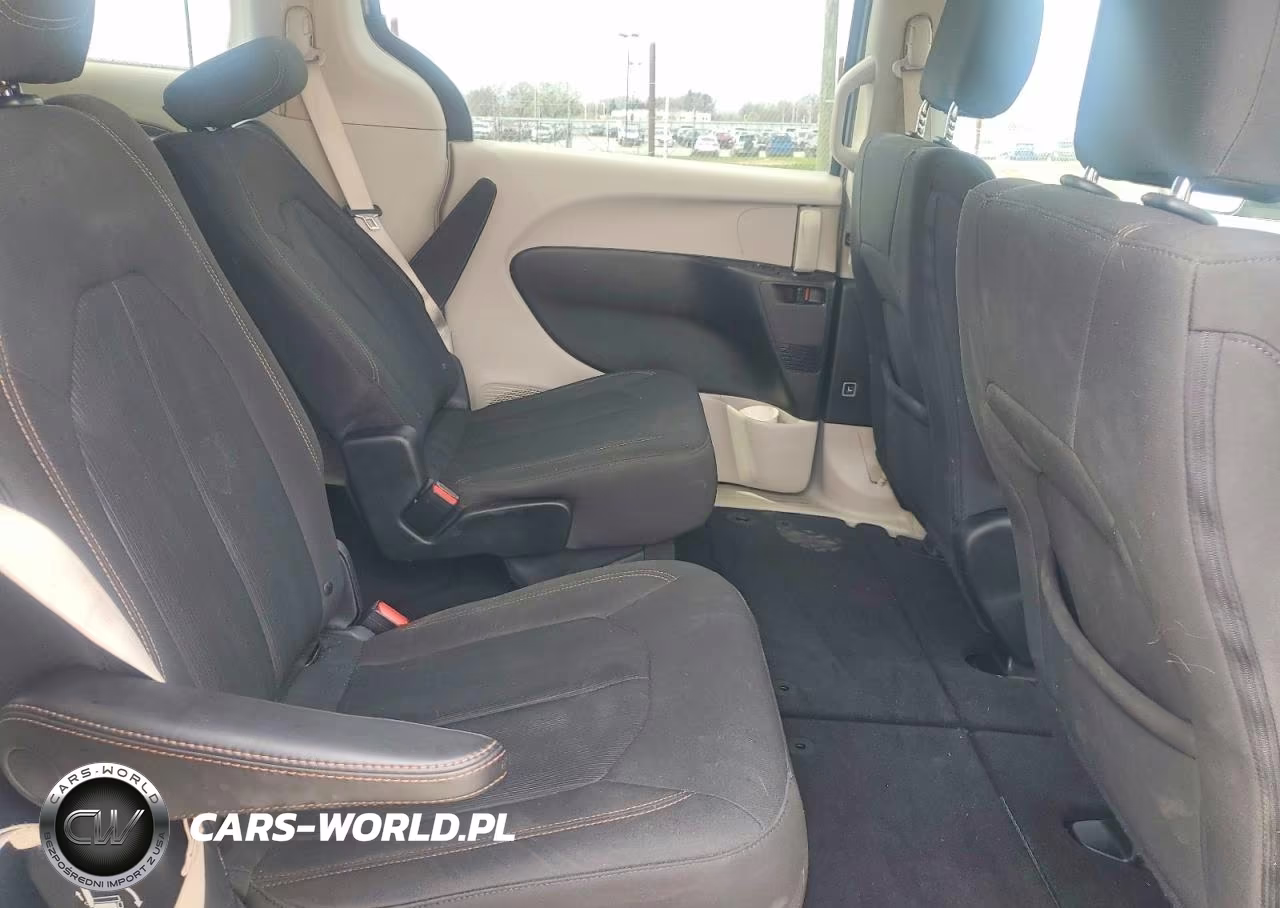 2018 Chrysler Pacifica VIN:2C4RC1DG9JR309470 - 11