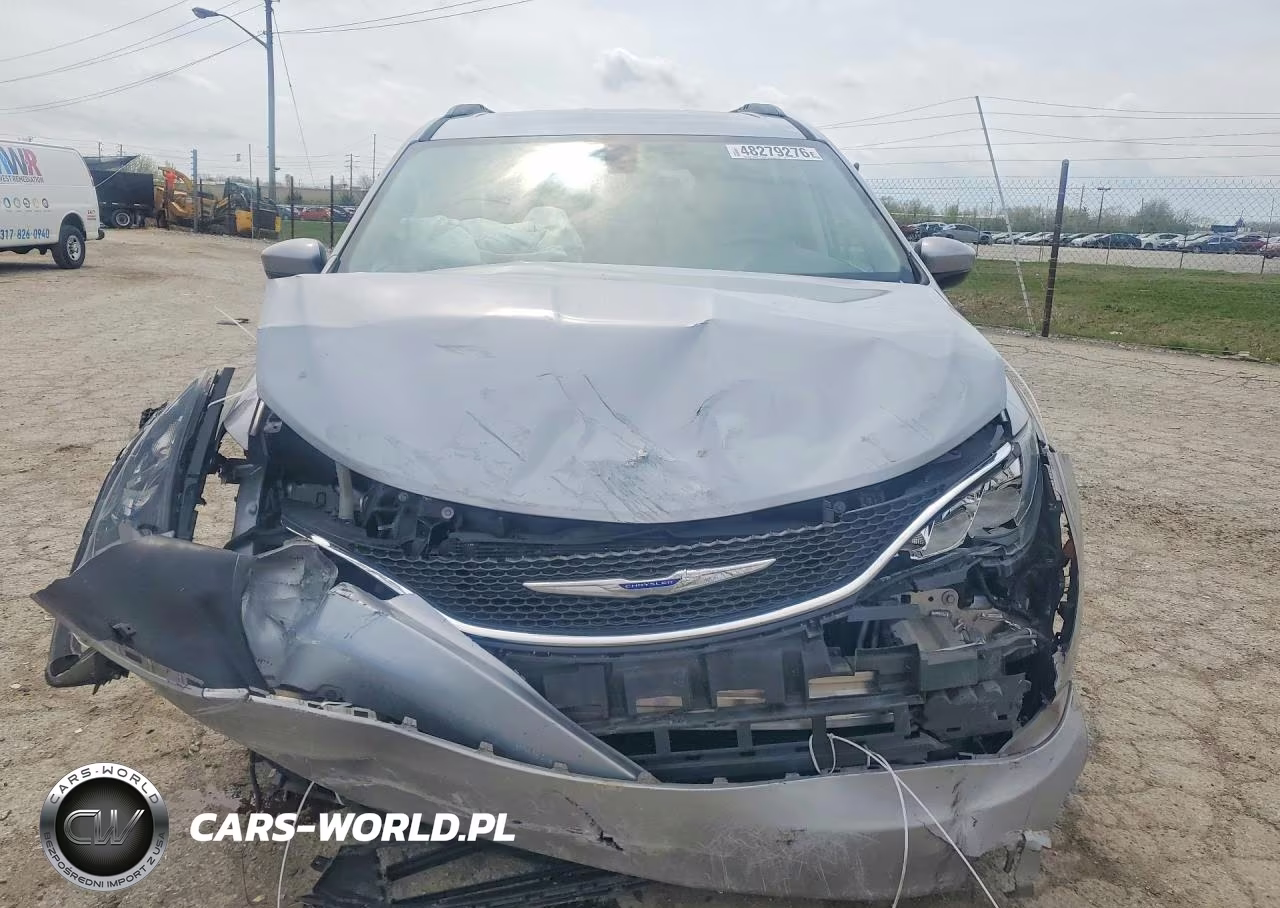 2018 Chrysler Pacifica VIN:2C4RC1DG9JR309470 - 5