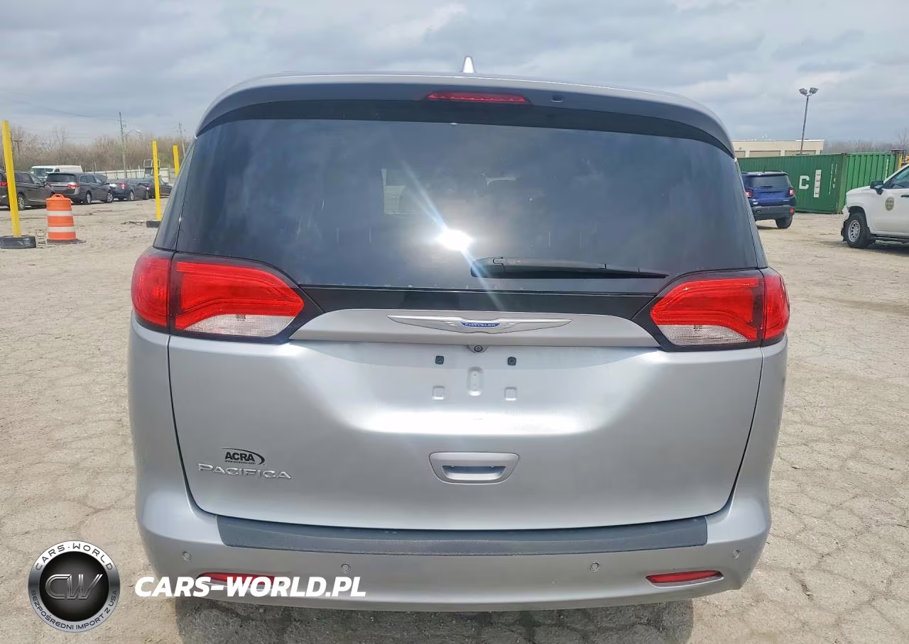 2018 Chrysler Pacifica VIN:2C4RC1DG9JR309470 - 6