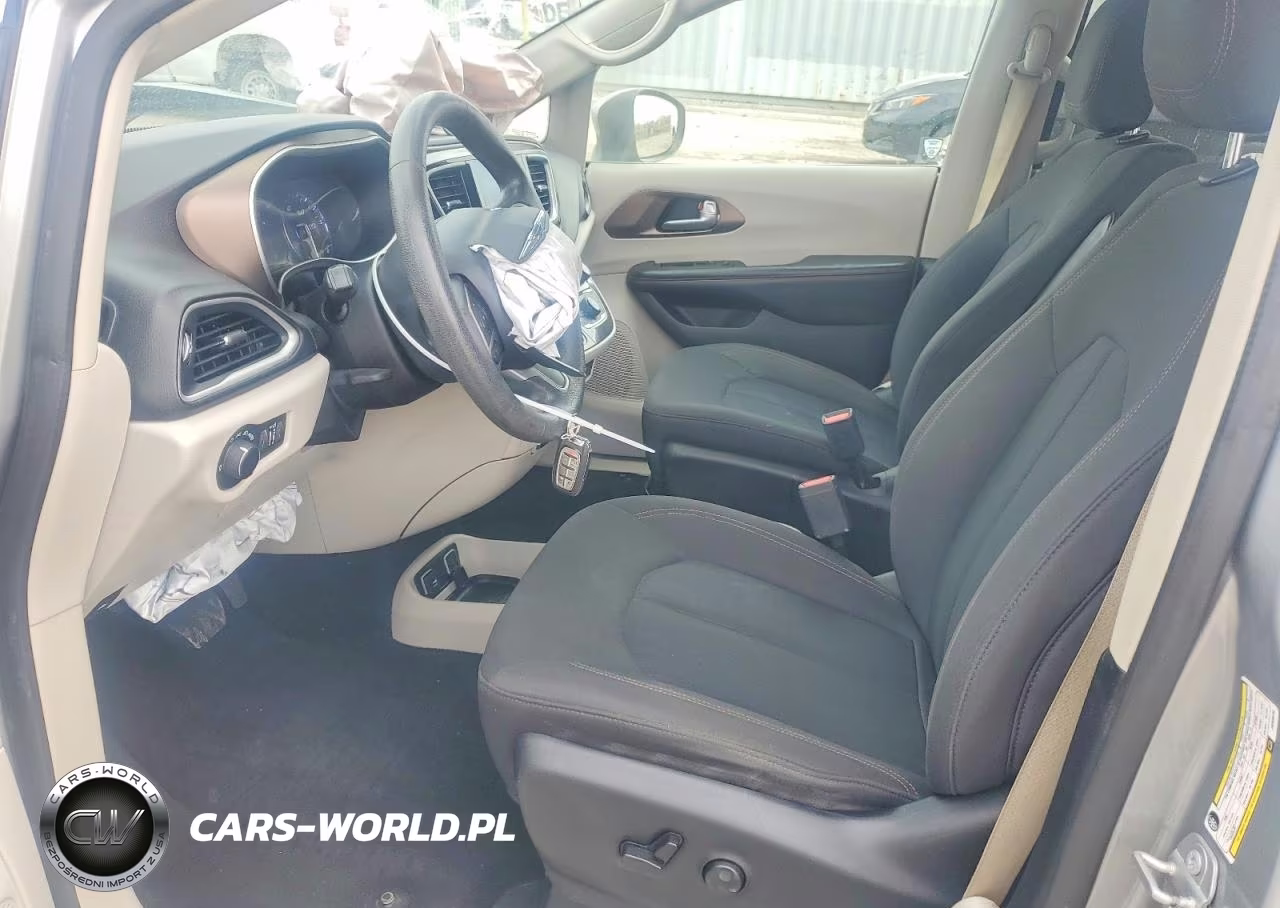 2018 Chrysler Pacifica VIN:2C4RC1DG9JR309470 - 7