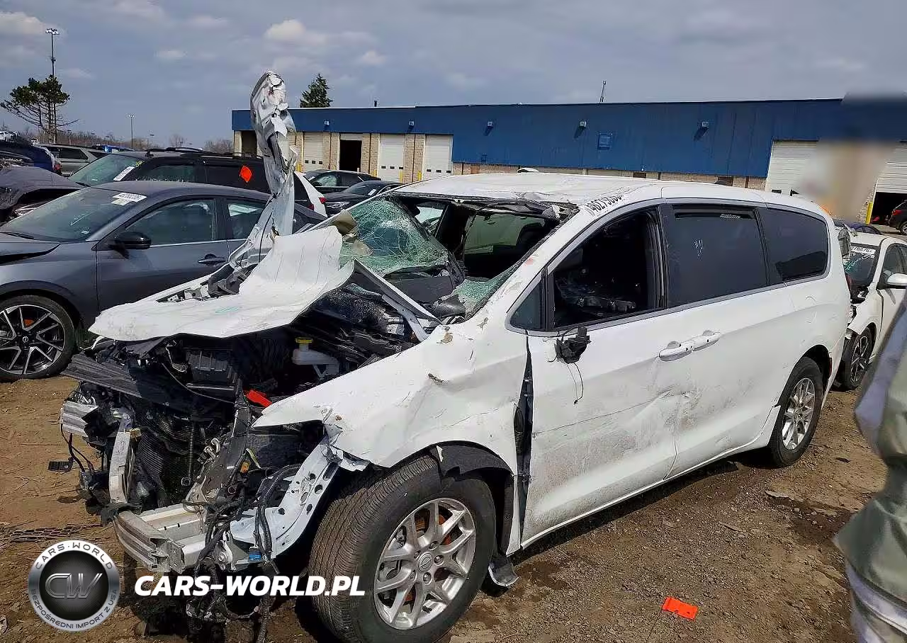 2025 Chrysler Pacifica Select