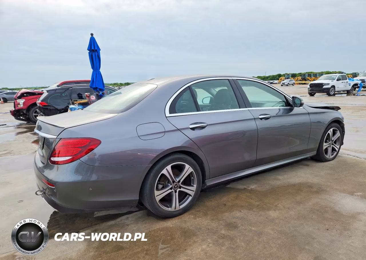 2018 Mercedes-Benz E 300 VIN:WDDZF4JB0JA378592 - 3