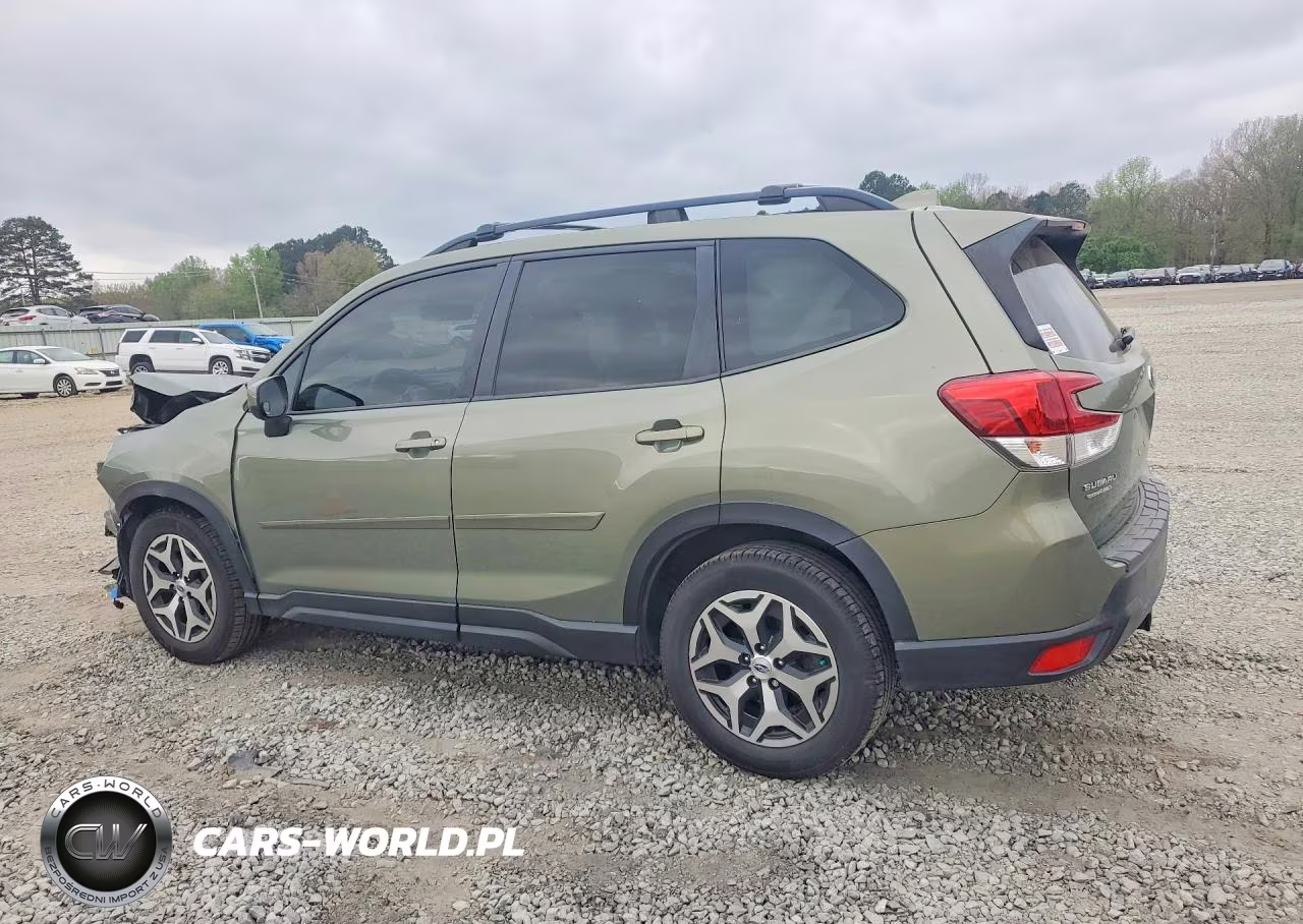 2021 Subaru Forester Premium VIN:JF2SKAJC2MH561830 - 2