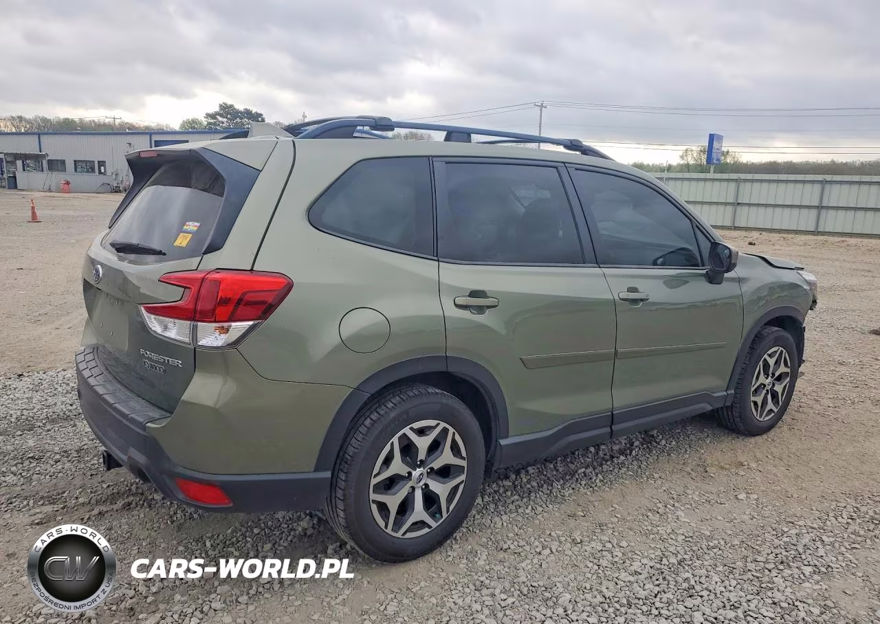 2021 Subaru Forester Premium VIN:JF2SKAJC2MH561830 - 3